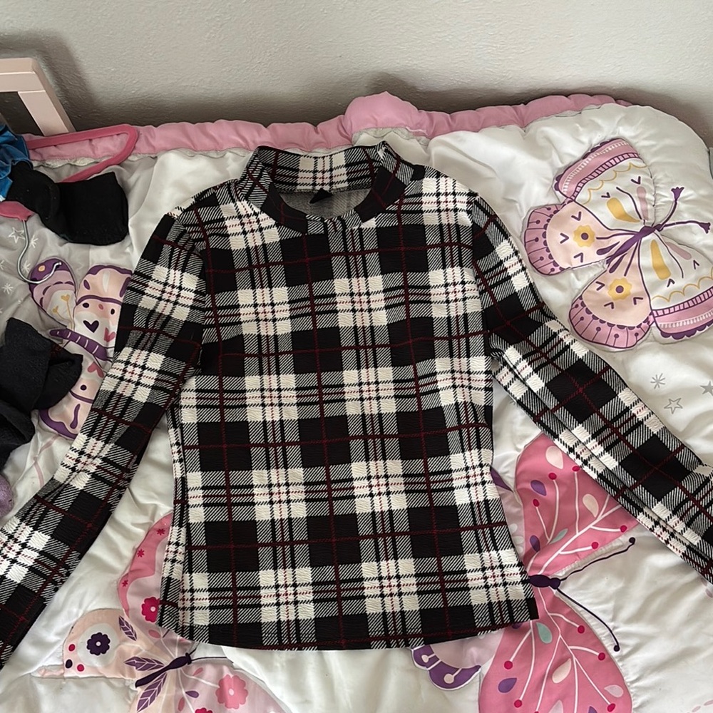 SHEIN Black and White Fitted Button Down Blouse